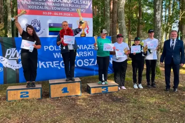 Marzena Wakieć i Patrycja Pawlikowska na podium Grand Prix Polski w spławiku w Koszalinie