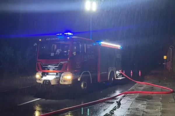 Pożar domu w Pawłowie – akcja strażaków trwała ponad dwie godziny