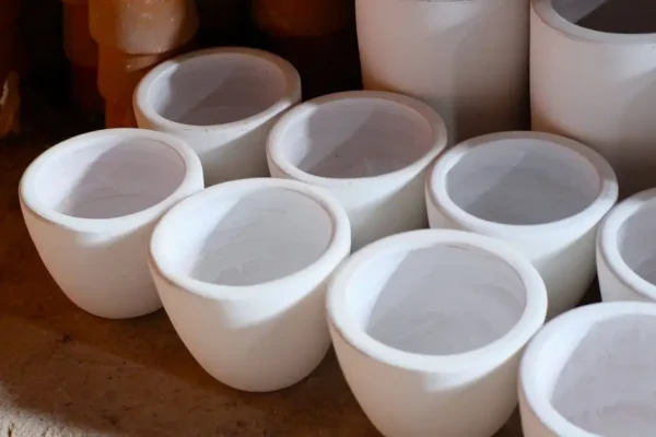 Piec ceramiczny już w pracowni w Płoskinii – w listopadzie startują warsztaty